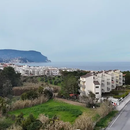 Appartement M410 - Marcelli, Comodo Trilocale Con Ampia Terrazza